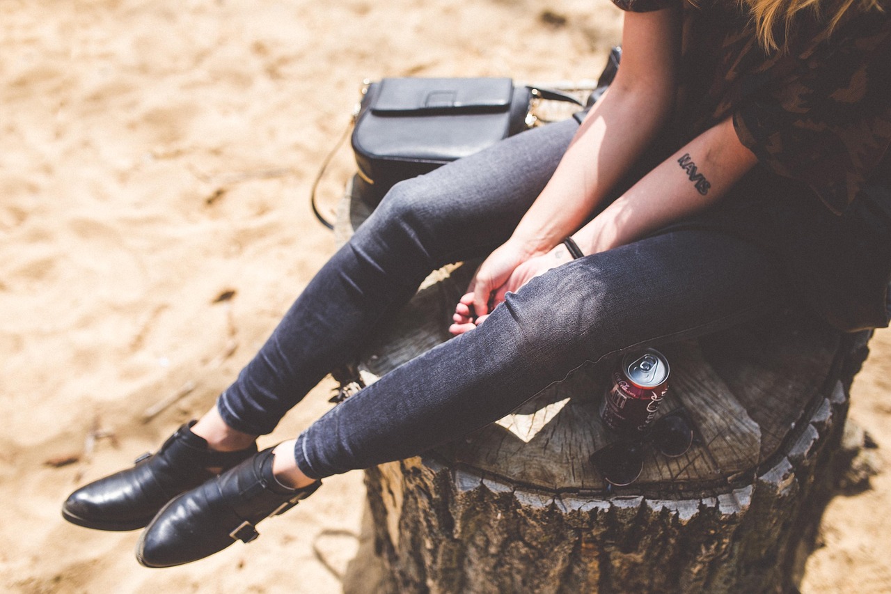 girl, hipster, fashion, blog, blogger, website, mockup, slider, young, woman, female, lifestyle, people, summer, portrait, trendy, youth, happy, fun, person, style, urban, model, adult, casual, hair, outdoor, cute, sunglasses, leisure, vintage, attractive, white, nature, stylish, teenage, city, glasses, toned